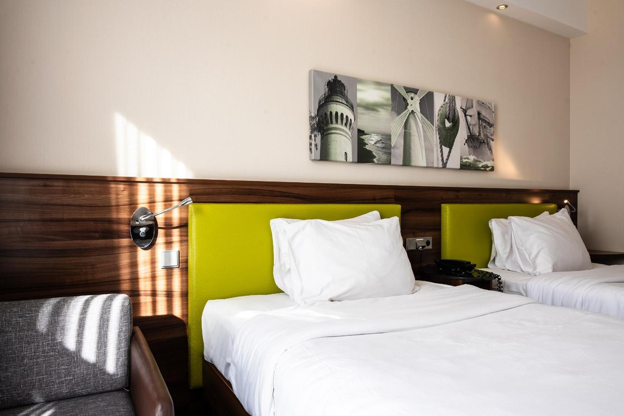 Hampton By Hilton Hotel
