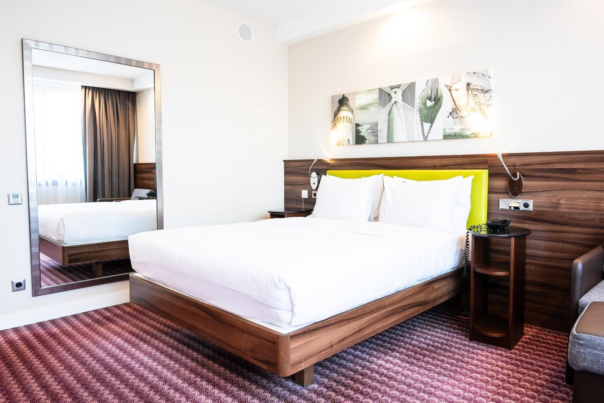 Hampton By Hilton Hotel