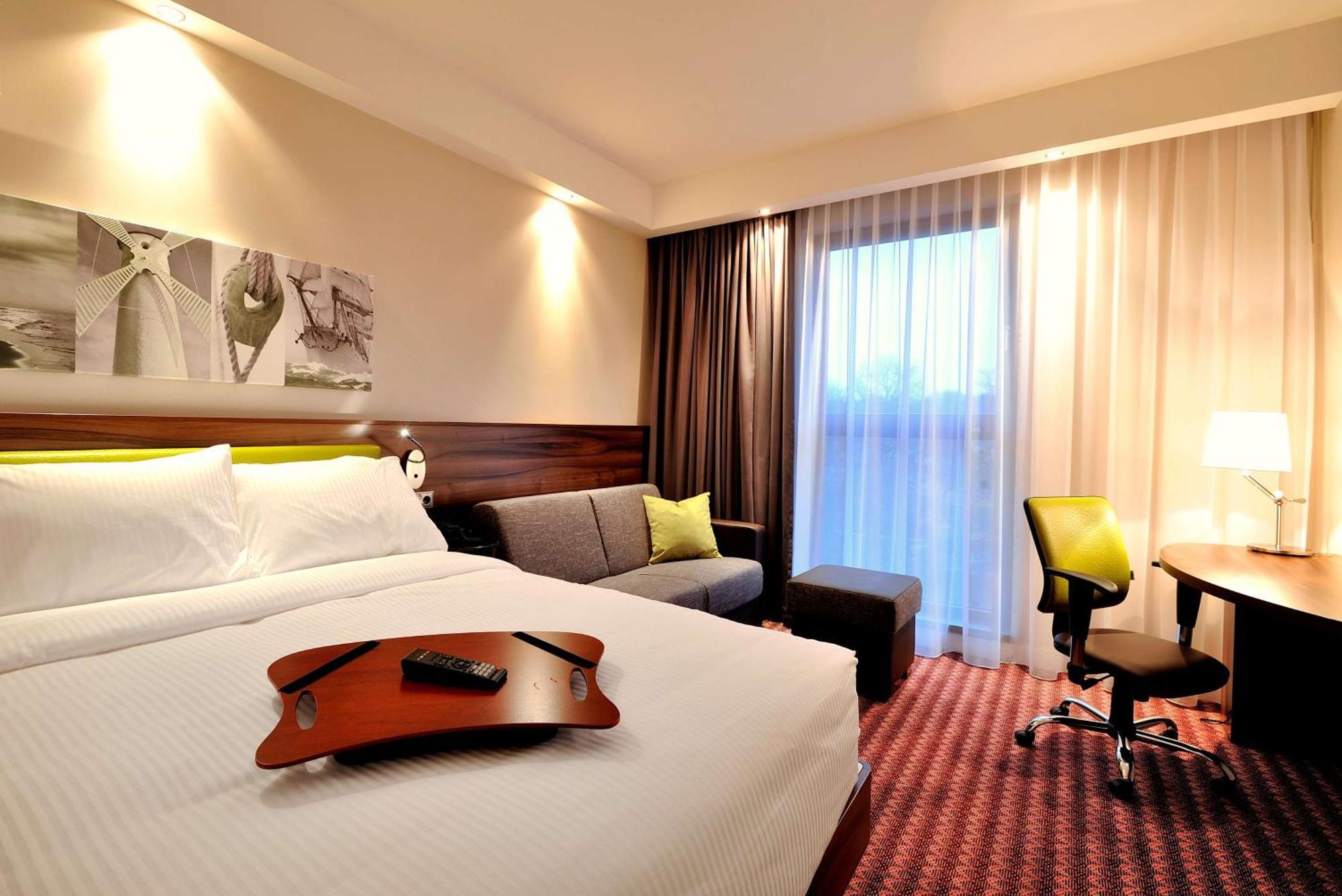 Hampton By Hilton 3*