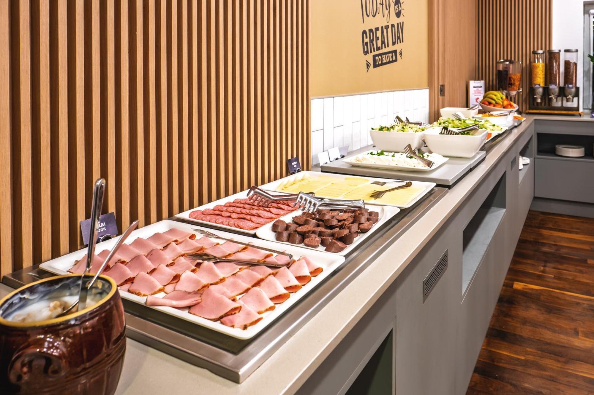 Hampton By Hilton Hotel 3*